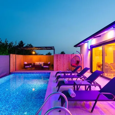 ヴィラ Uzumlu Village 2 Bedroom 9333